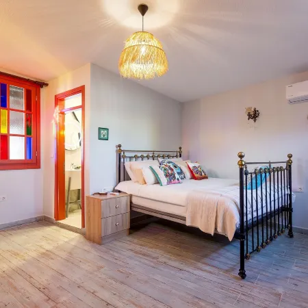 Anda Beach Bistro & Rooms