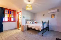 Anda Beach Bistro & Rooms