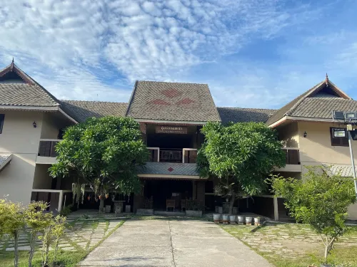 Kumjawjomkaew - 2-Star