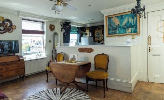 1 Bed Flat - Sleeps 2 - Wifi - Smoking