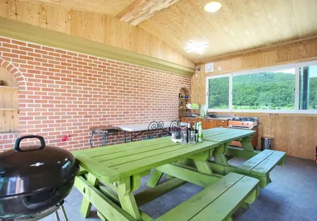 Hongcheon Delrio Pension Отели рядом с достопримечательностью «Palbongsan Tourist Site»