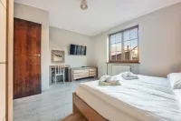 Bulwar Portowy, Sun & Snow