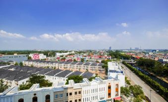 Cozy 1Br Apartment with Workspace at Mustika Golf Residence