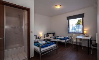 Pension ,,Vier Tore''