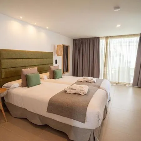 HL Miraflor Suites Hotel