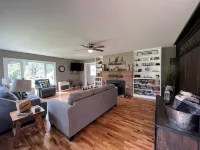 Cozy retreat on 3 acres near Lost Creek Lake. Pet Friendly