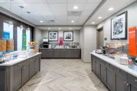Hampton Inn & Suites by Hilton Glenarden Washington DC Các khách sạn ở Lake Arbor