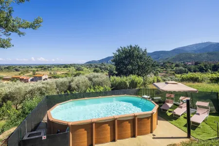 Villa Isabo~Hills Delight, Lucca. Enchanting 5 bedroom Villa in Capannori, Italy Отели рядом с достопримечательностью «ASD Calcio Tau Altopascio»