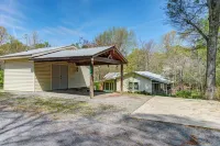 The Dogwood Cottage on Lake Guntersville