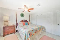 Coastal duplex with easement access to private beach & deck - dog-friendly Hotels in Manasota Key