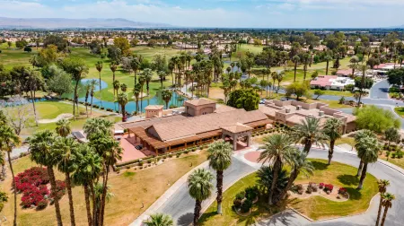 Private Pool, Spa and Golf Course Views - Stunning Desert Escape