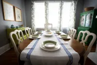 Spacious Fenced Yard and Relaxing Atmosphere - Charming Tranquil Retreat Hotels in Montgomery