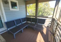 Charming Cottage with Screened Porches and Outdoor Showers - Cozy Retreat Hotels in Ocracoke