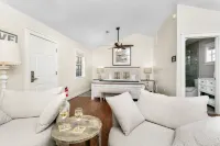 Romantic Retreat - Shared Hot Tub, Hot Tub, Pool, Spa