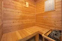 Panoramic Views and Tranquil Nature Escape - Serene Lodge Retreat