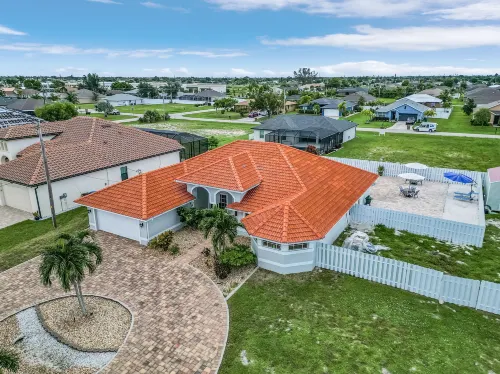 Private Beach, Heated Pool and Outdoor Kitchen - Stunning Oasis