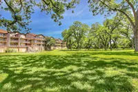 Riverfront Oasis with Two Balconies and Pools - Stunning Retreat