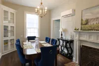 Full Kitchen and Washer Dryer Availability - Charming Historic Retreat