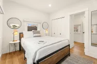 Lovely Patio, Smart TVs, and Cozy Loft Space - Chic Luxury Retreat