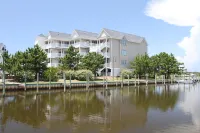Hatteras Homerun  #B5SC-H Hotels near Seaworthy Gallery