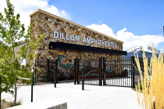 Cozy Comfort with Indoor Pool and Fire Pit - Stunning Mountain Retreat