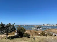 Charming Waterfront Getaway with Sunset Views - Beautiful Retreat