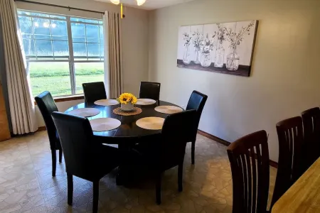 Stewart House with Hot Tub and 3 bedroom