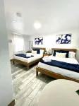Pool, BBQ Area and Game Zone - Charming Studio Retreat Hotels in Clearwater