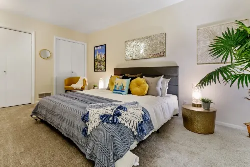 Chic Retreat - Big Apple Vibe, Parking, Dining, Shopping Hotels in Lake Geneva