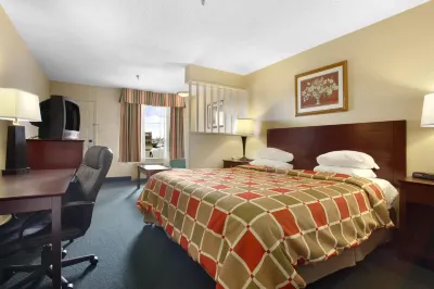 Super 8 by Wyndham New Iberia Hotels near Reserve at Squirrel Run