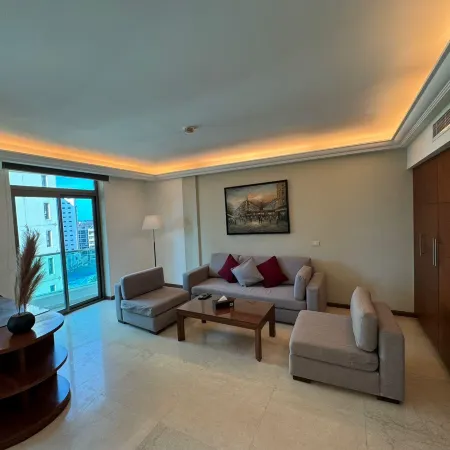 King Suites Hotel