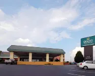 Wilkes-Barre Inn & Suites Các khách sạn ở Wilkes Barre