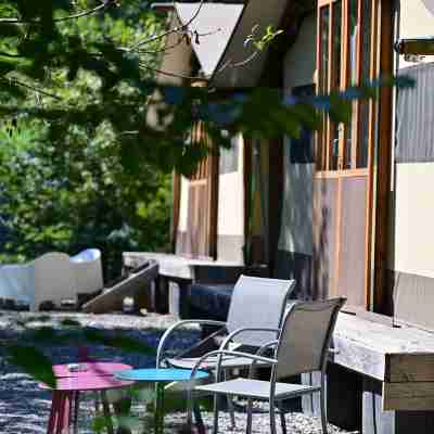 Prehistoric Lodge Hotel Exterior