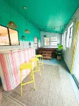 Spacious 4-bedroom house with Make-up bar, WiFi, Games, Hot-tub, & pool
