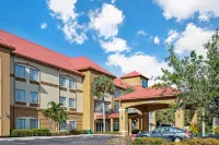 La Quinta Inn and Suites Fort Myers I-75 Hotels near Publix Super Market at The Shoppes of Fiddlesticks