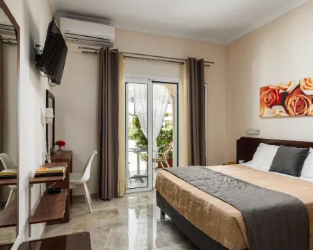 Konstantina Apartments Hotels in Kávos