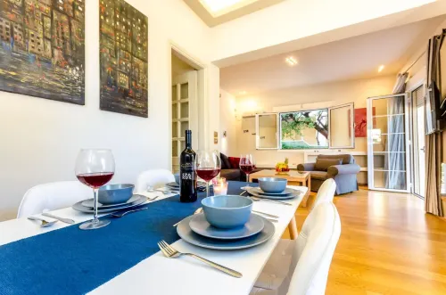 Aquarius - Glyfada Detached House - que admiten mascotas
