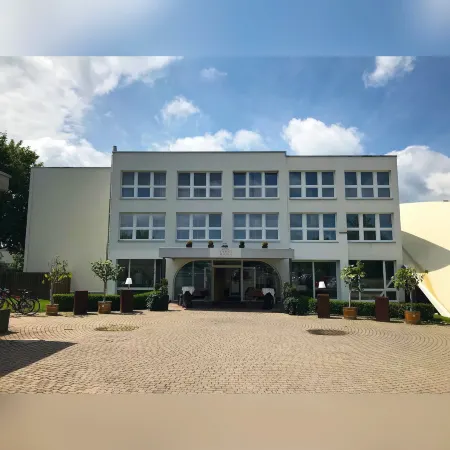 Parkhotel Langenthal Отели в г. Энзинген