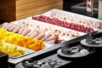 Holiday Inn Express WARSAW - THE HUB by IHG - breakfast