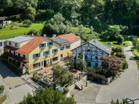 Zum Blauen Hecht Hotels in Kipfenberg