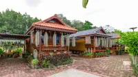 Buntham and Chwee Resort Hotell i Klaeng
