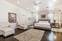 Carondelet Street Modern Suites