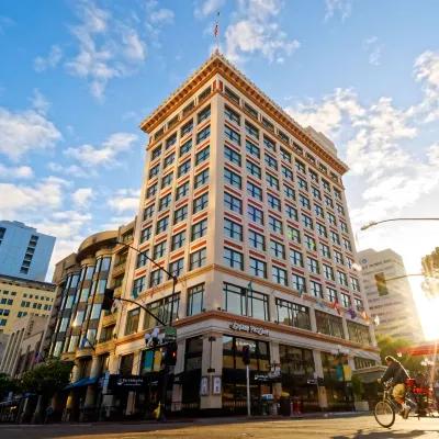 Gaslamp Plaza Suites Hotels near San Diego Air & Space Museum