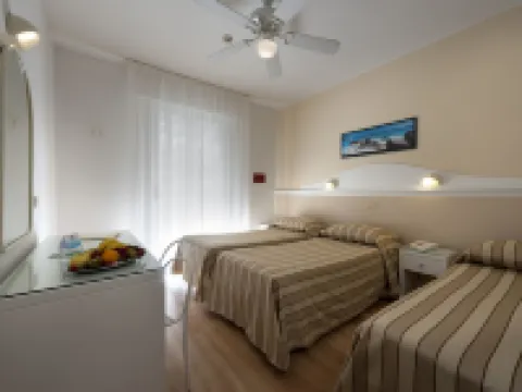 ホテル マイアミ イェーゾロのホテル