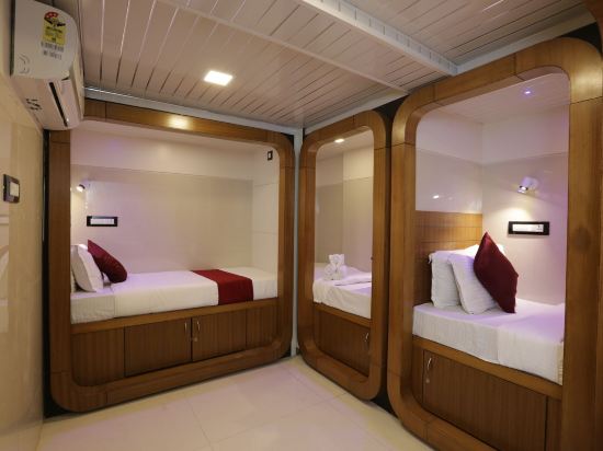 Qubestay Airport Capsule Hotel & Hostel