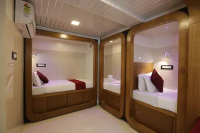 Qubestay Airport Capsule Hotel & Hostel Hôtels à : Powai