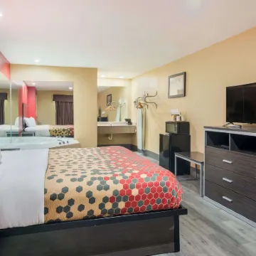 Econo Lodge Lake Charles University Area Hotels near Lake Charles Power Centre