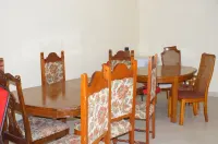 Bells Guest House - breakfast
