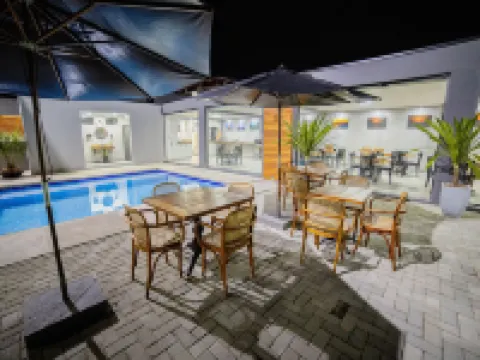 Pousada Cadiz - Piscina Climatizada โรงแรมในเบอร์ติโอก้า