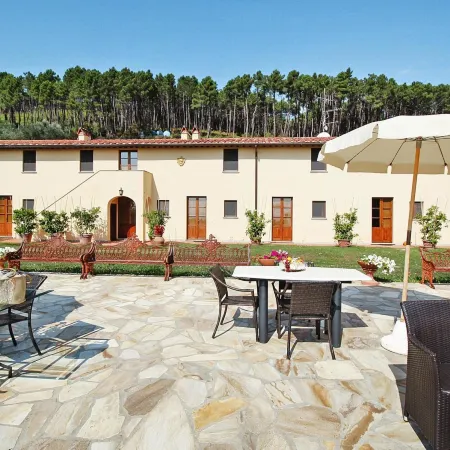 Estate in Monte Serra With Pool & Olive Views